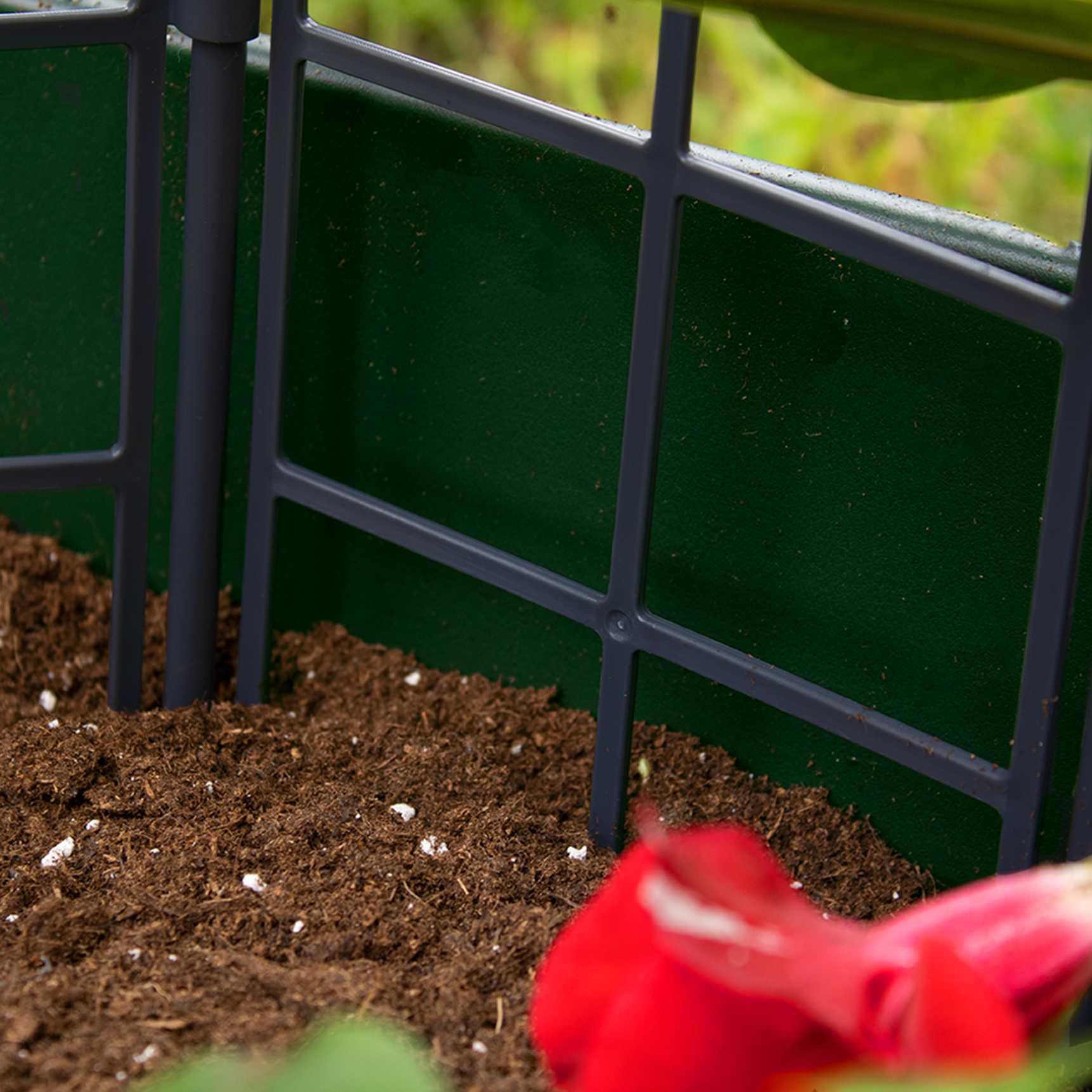 Planter box "Calypso" with watering system, modular trellis and wheels