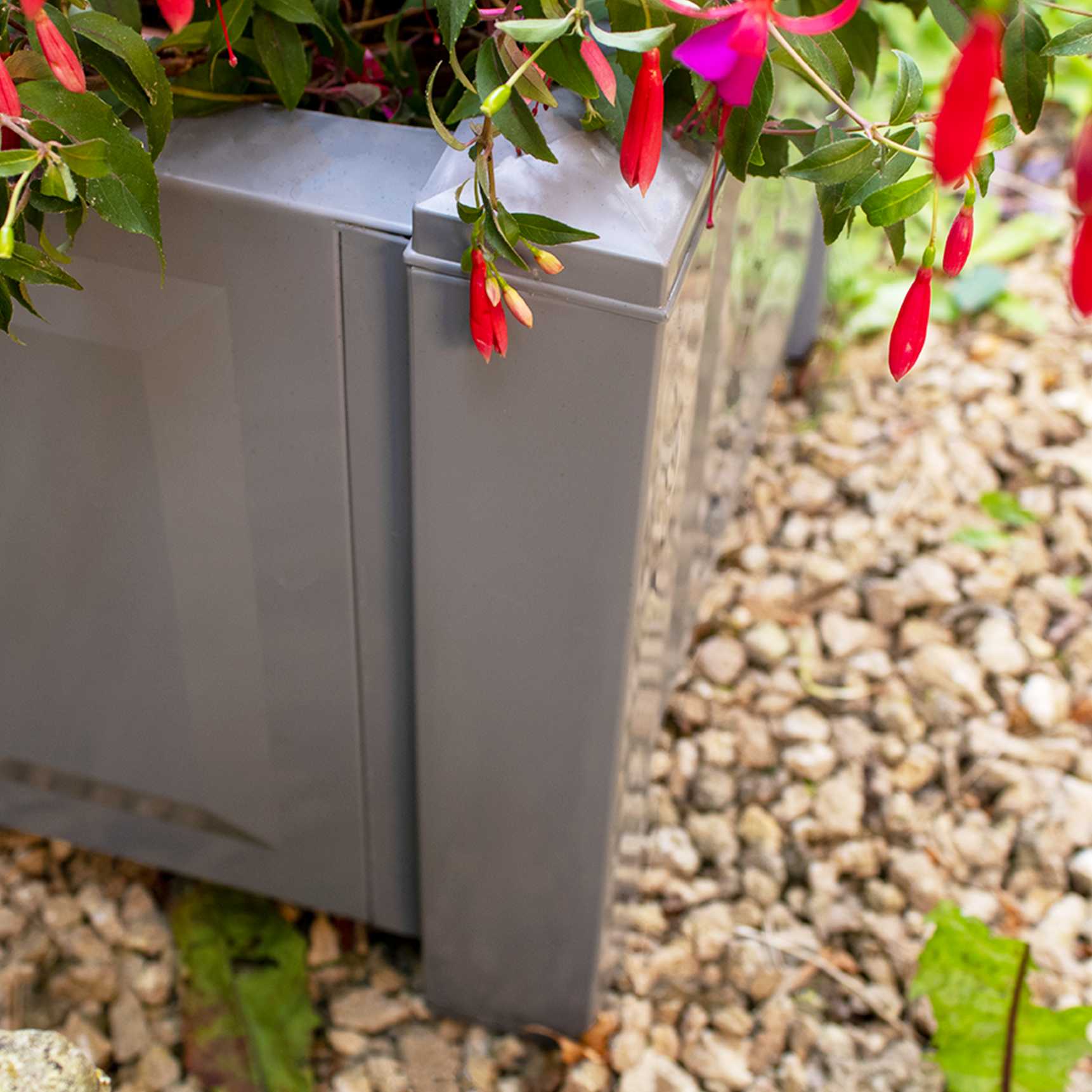 Square planter box