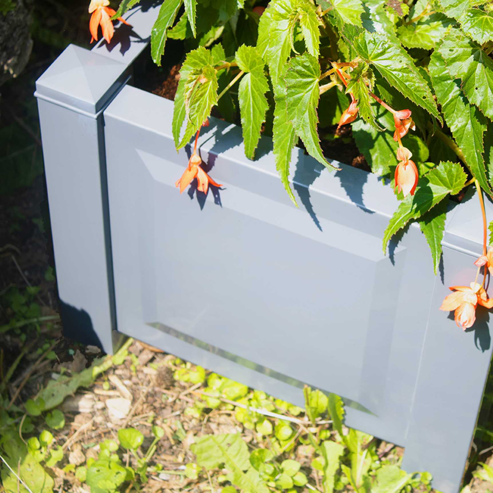 Rectangular planter box