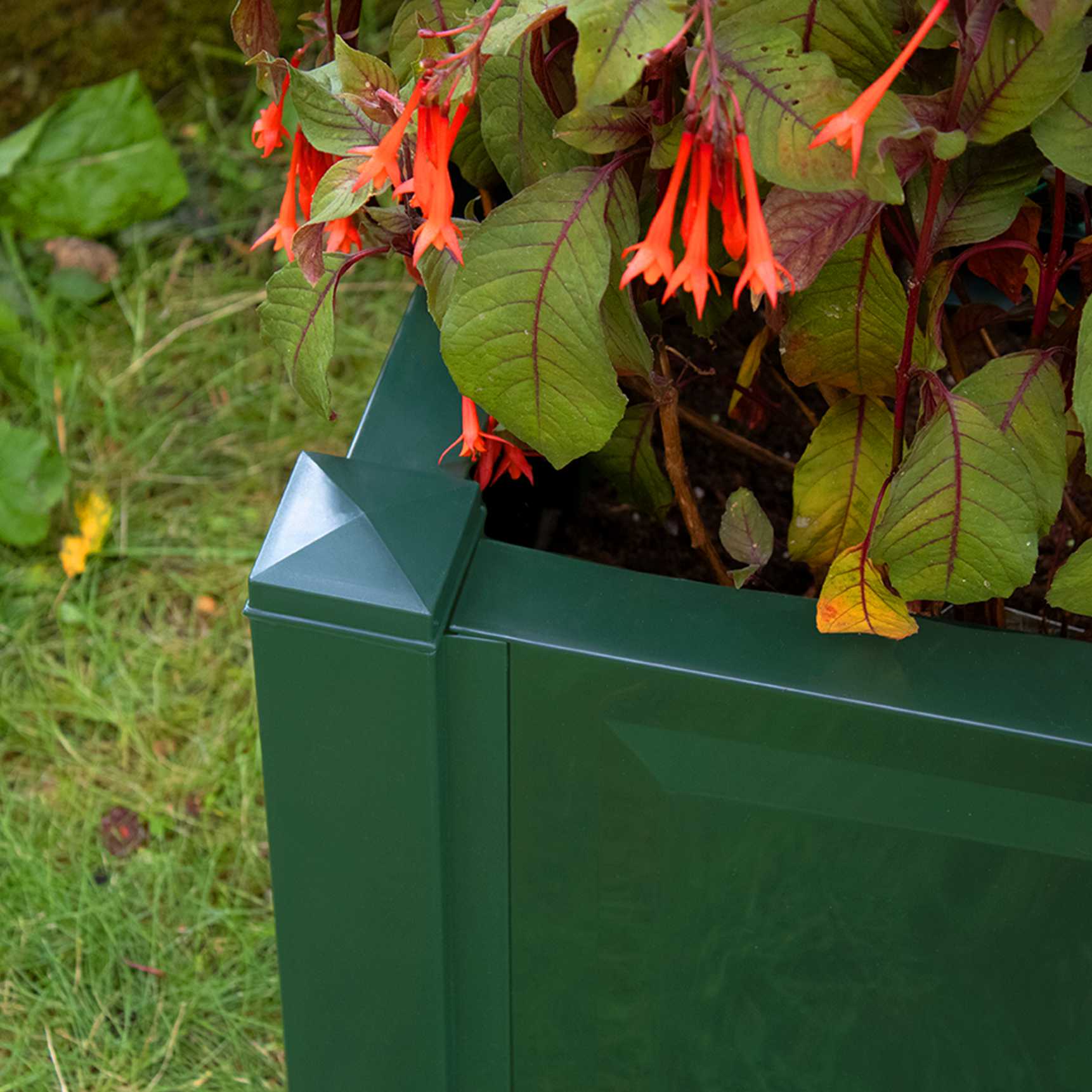 Set of 2 large planter boxes with trellis, central  100 cm